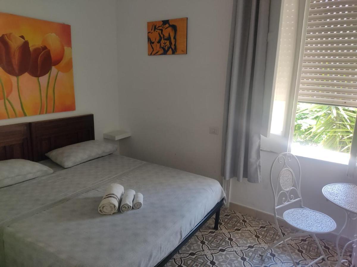B&B Le Muse Кротоне Экстерьер фото
